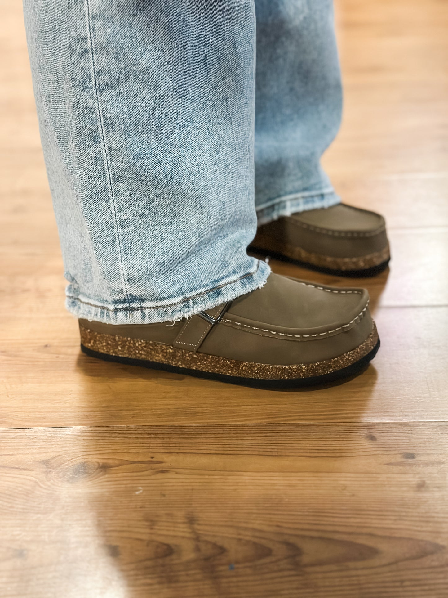 Resse Slip-On Clogs