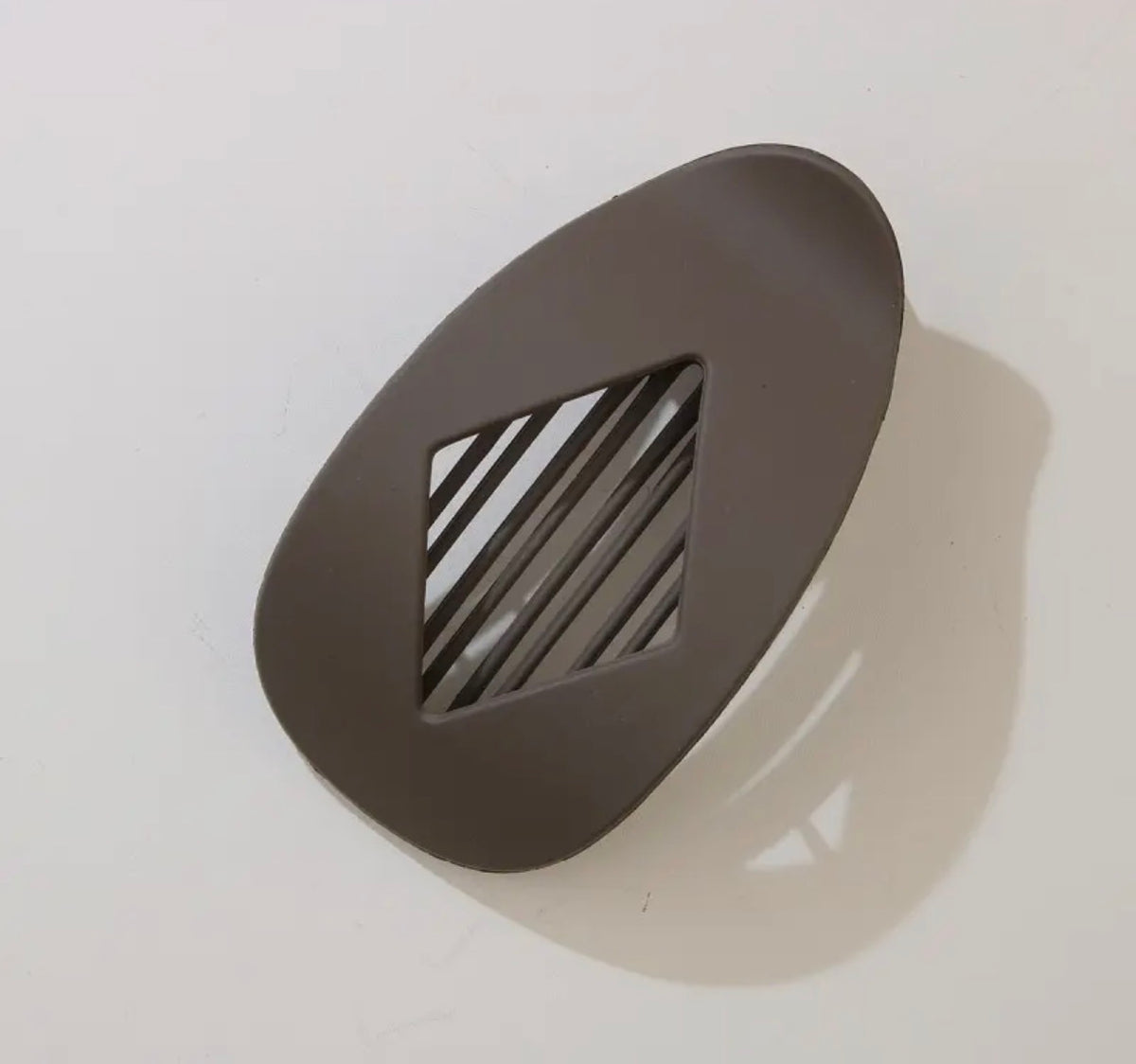 Jumbo Lay Flat Oval Hair Clip