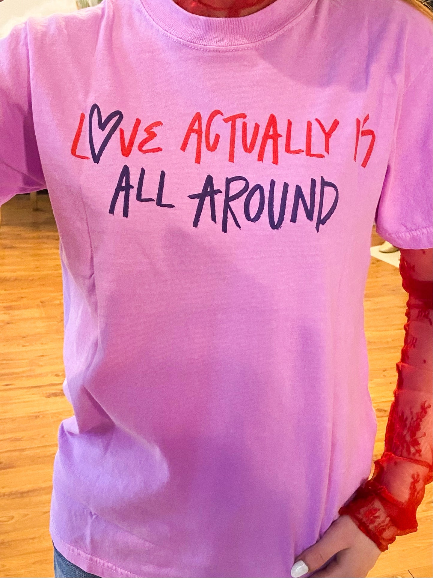 Love Guest Check Tee