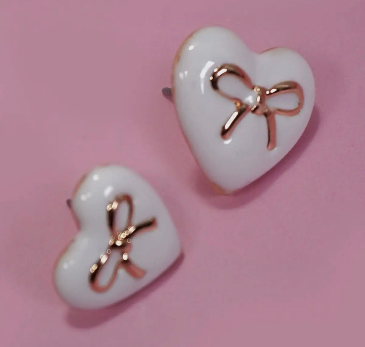 Epoxy Heart w/Bow Stud Earrings