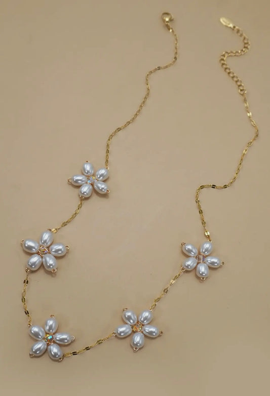 18K Pearl Flower Necklace