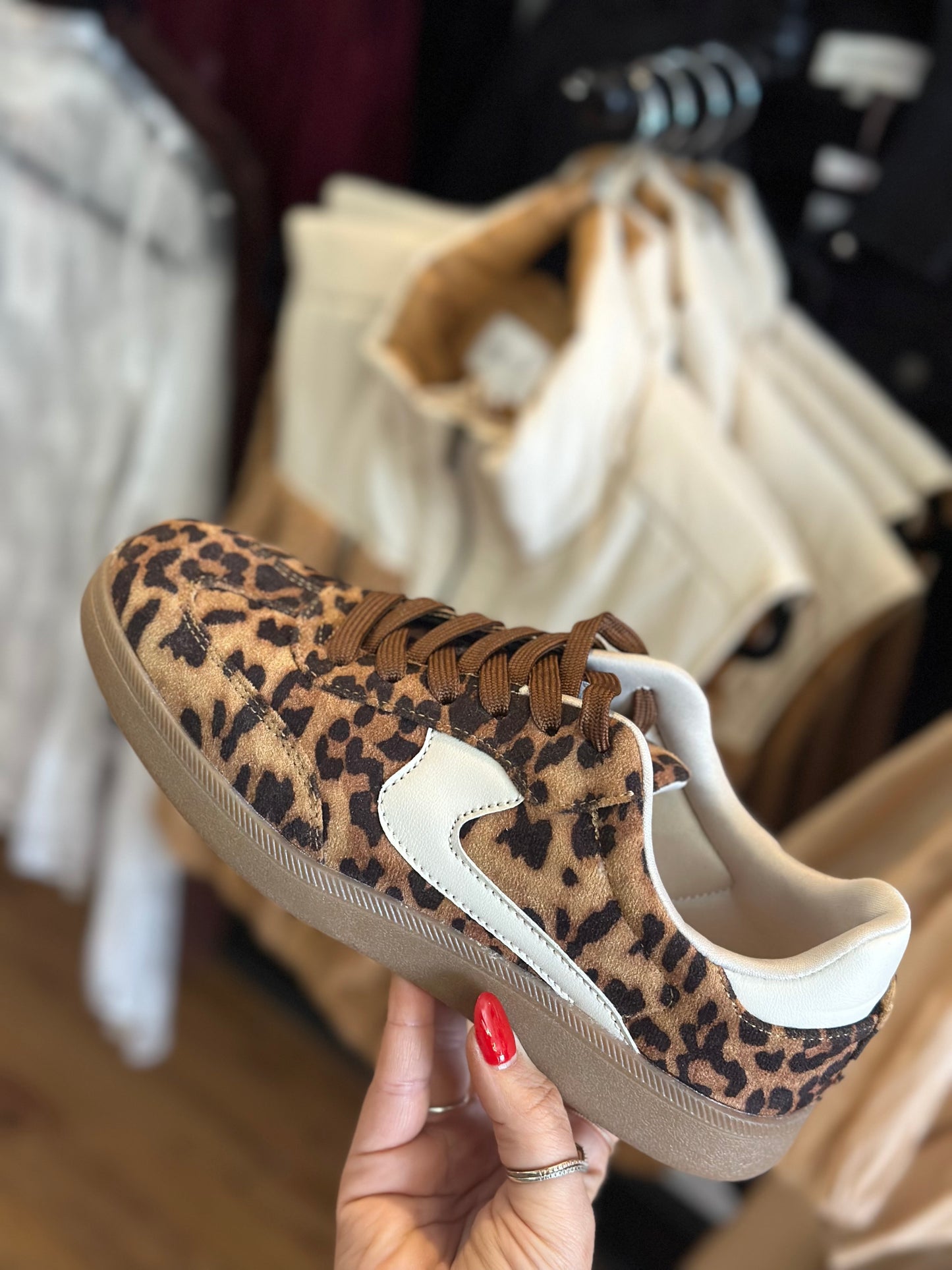 Be Noticed Leopard Sneaker